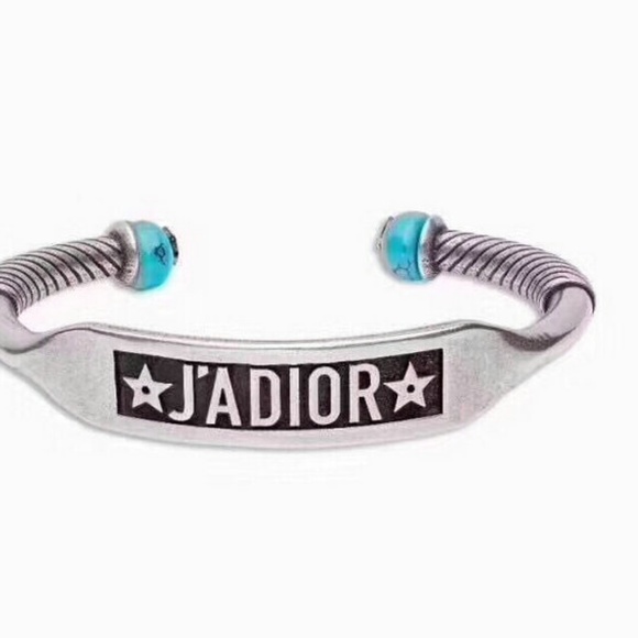 Bracelets - Picture 1 of 4